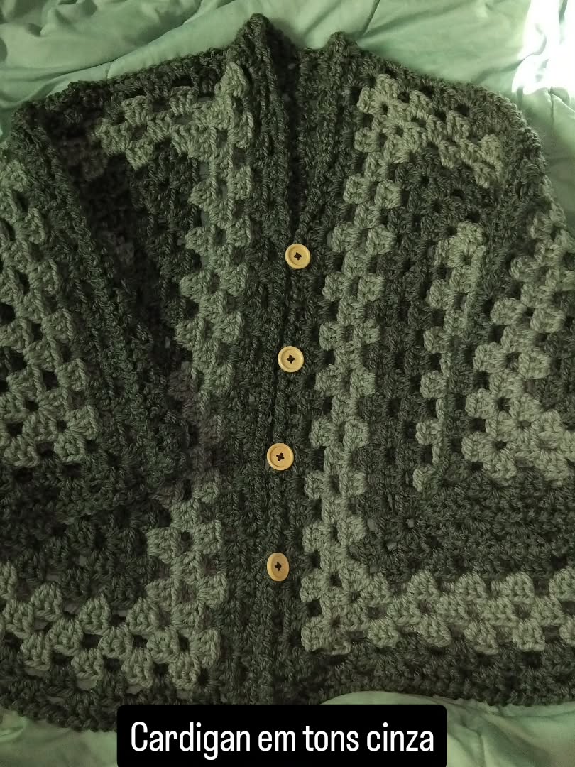 Cardigan em tons cinza